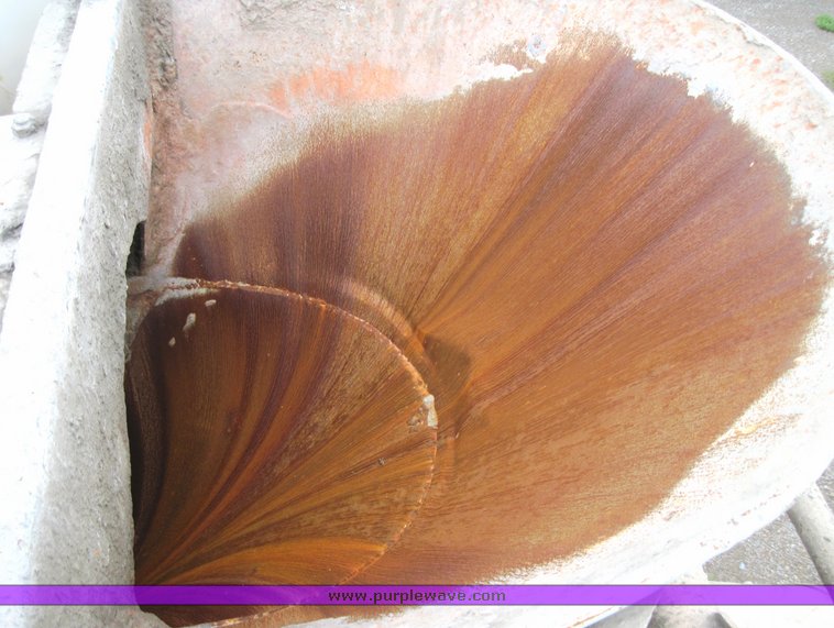 image for item 3931 Mcneilus 11 cubic-yard mixer