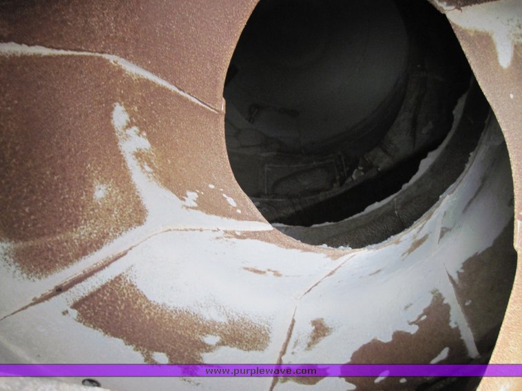 image for item 3932 Mcneilus 11 cubic-yard mixer