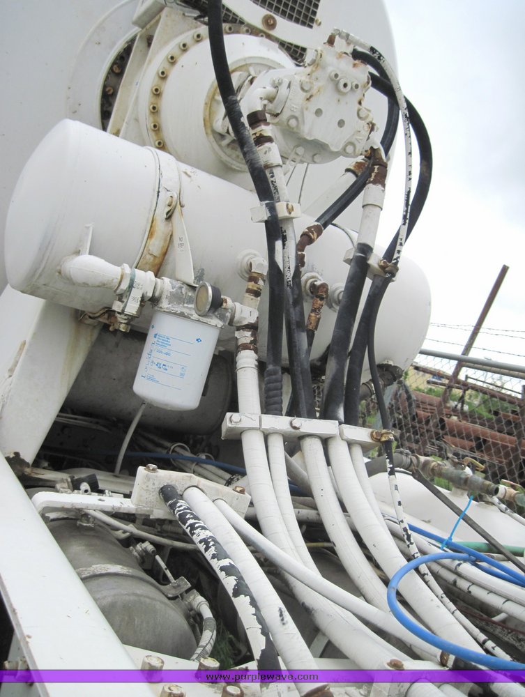 image for item 3932 Mcneilus 11 cubic-yard mixer