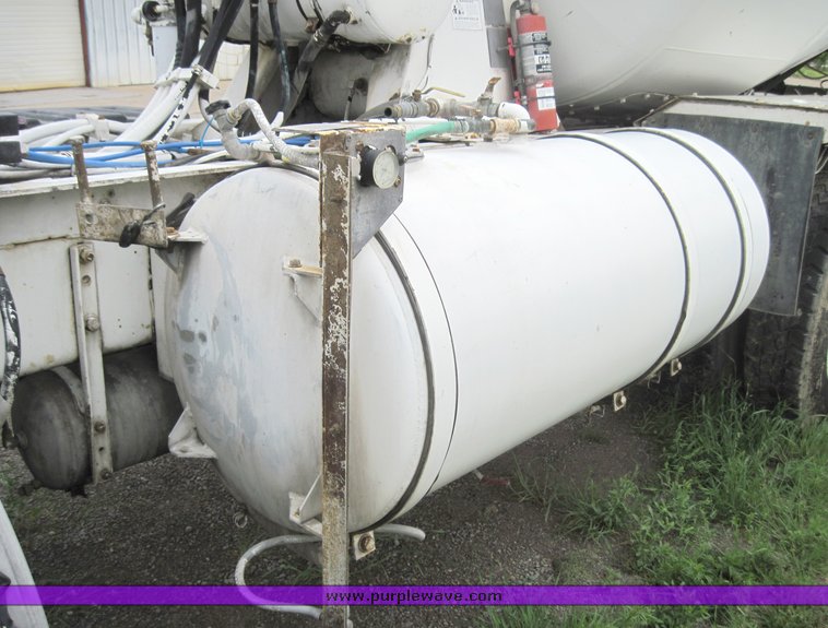 image for item 3932 Mcneilus 11 cubic-yard mixer