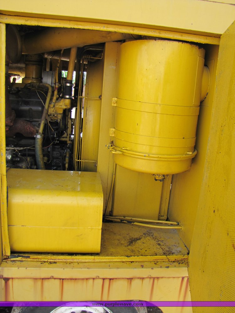 image for item 3935 Leroy Q600DC 600 cfm air compressor