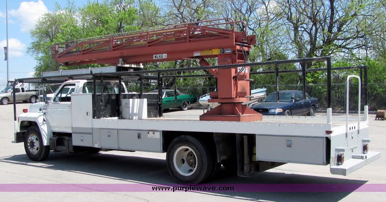 image for item 4258 1993 Ford F700 ladder truck