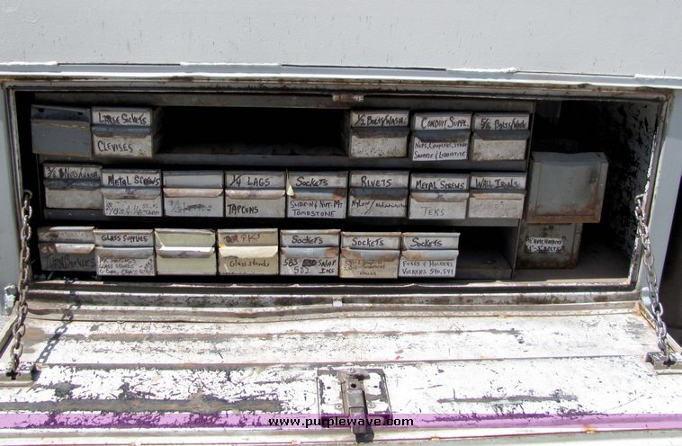 image for item 4258 1993 Ford F700 ladder truck