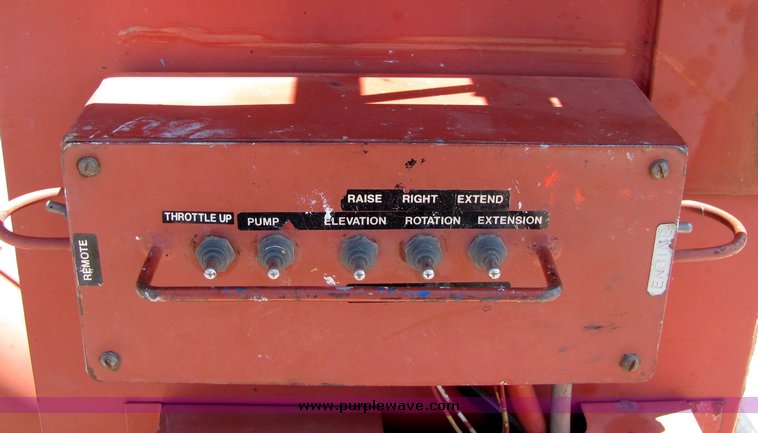 image for item 4258 1993 Ford F700 ladder truck