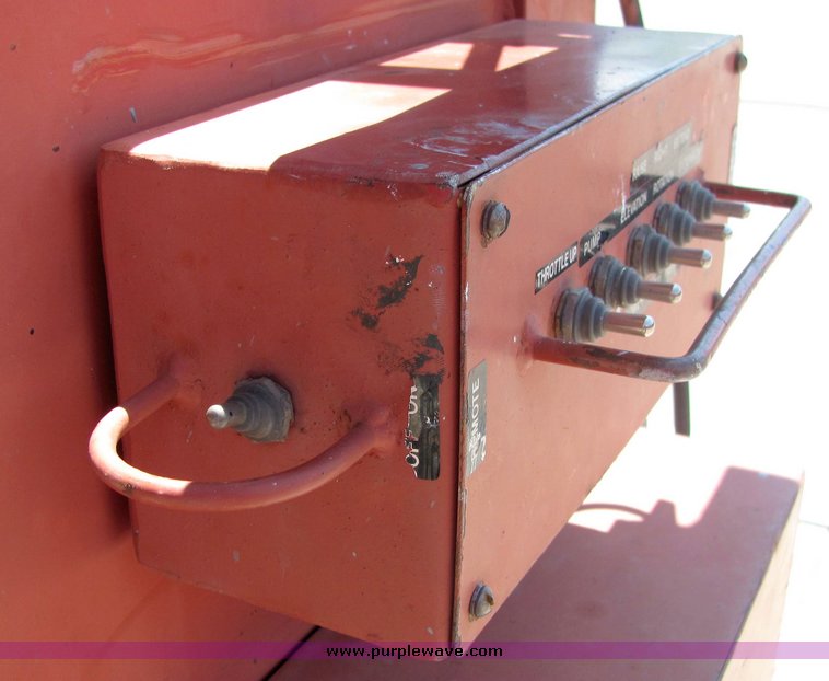 image for item 4258 1993 Ford F700 ladder truck