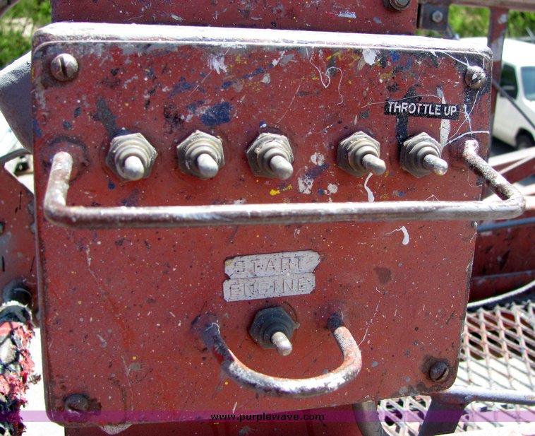 image for item 4258 1993 Ford F700 ladder truck