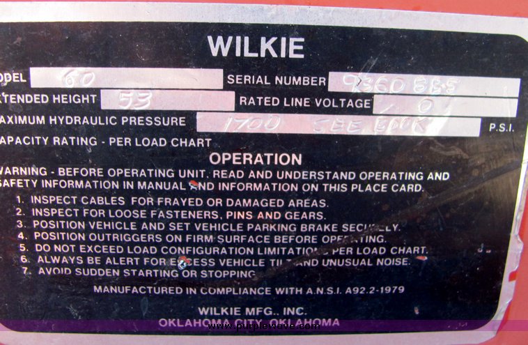 image for item 4258 1993 Ford F700 ladder truck