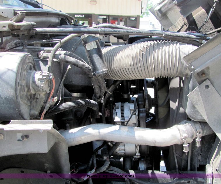 image for item 4258 1993 Ford F700 ladder truck