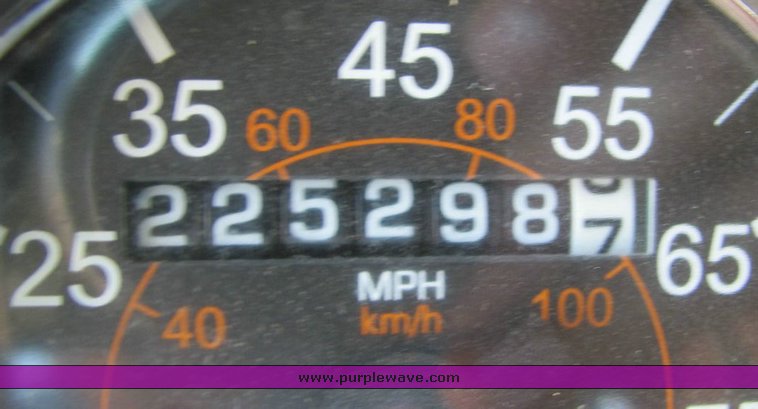 image for item 4301 2000 Peterbilt Conventional 378 semi truck