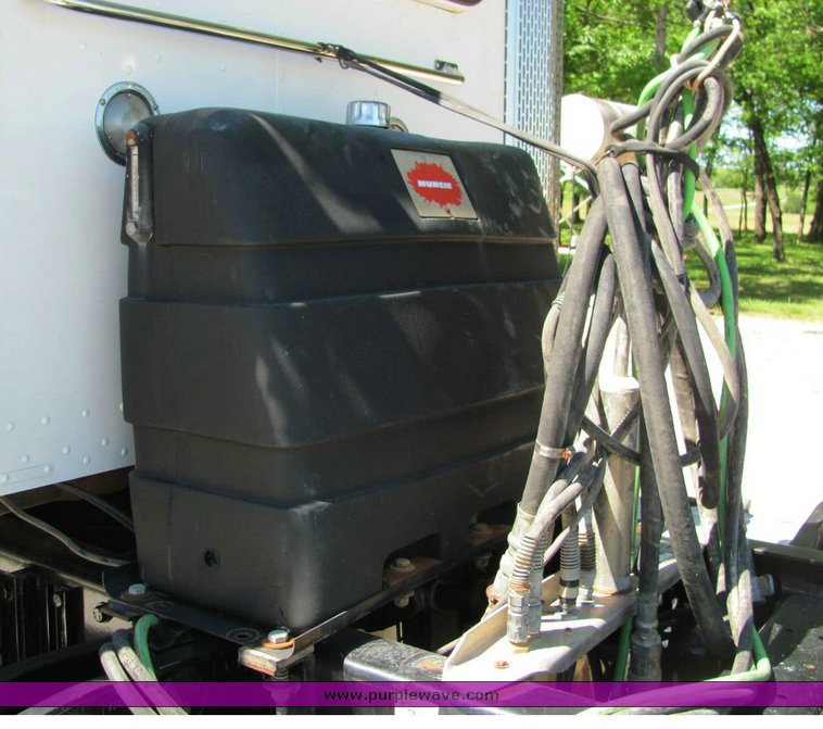 image for item 4301 2000 Peterbilt Conventional 378 semi truck