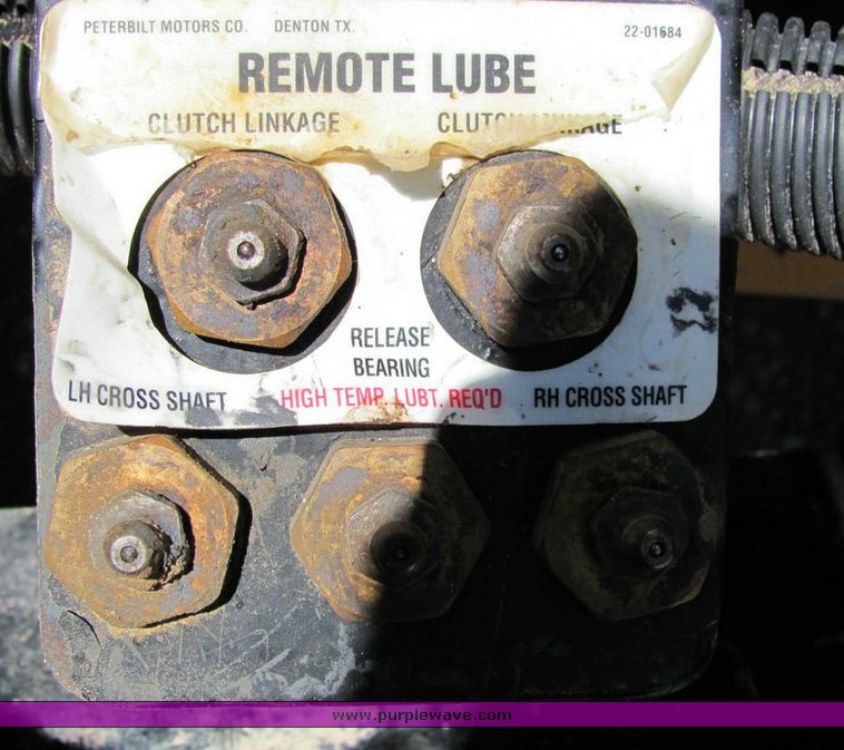 image for item 4301 2000 Peterbilt Conventional 378 semi truck