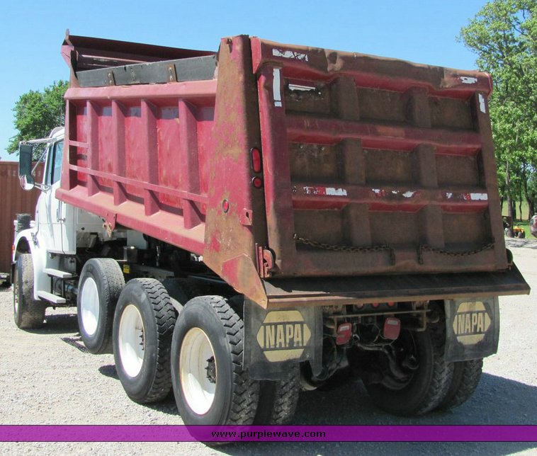 image for item 4302 2000 Freightliner FL112 dump truck