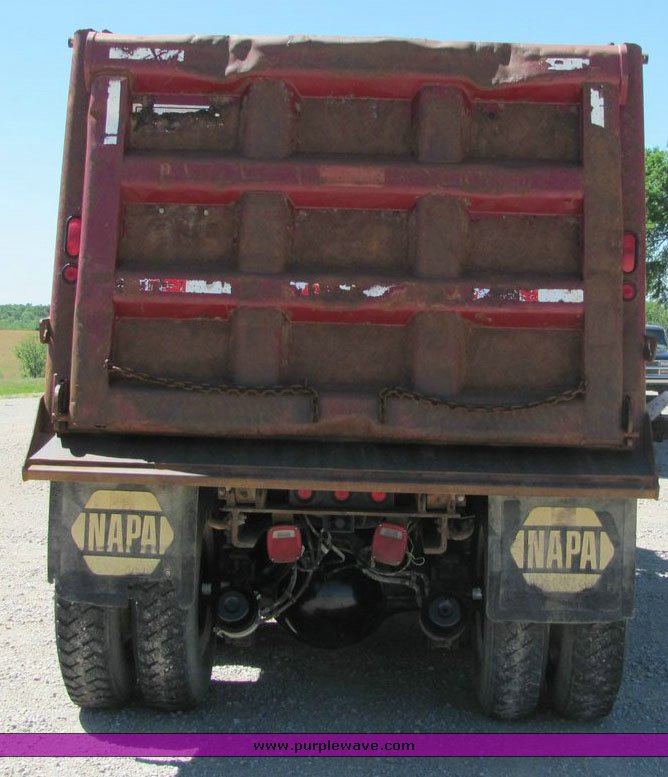 image for item 4302 2000 Freightliner FL112 dump truck