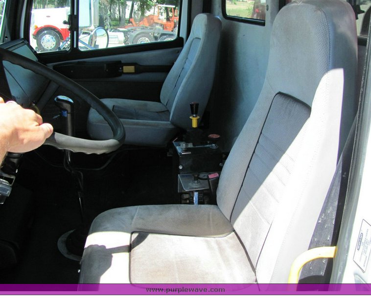 image for item 4302 2000 Freightliner FL112 dump truck