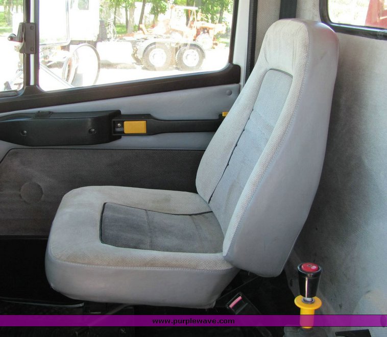 image for item 4302 2000 Freightliner FL112 dump truck