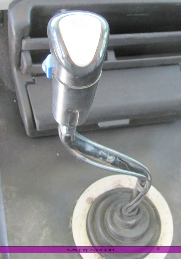 image for item 4302 2000 Freightliner FL112 dump truck