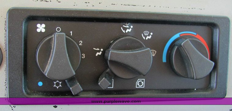 image for item 4302 2000 Freightliner FL112 dump truck