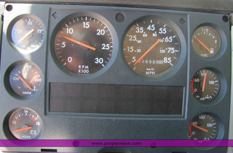 image for item 4302 2000 Freightliner FL112 dump truck