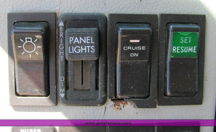 image for item 4302 2000 Freightliner FL112 dump truck