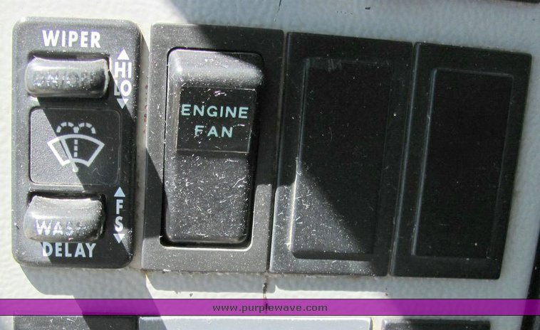 image for item 4302 2000 Freightliner FL112 dump truck