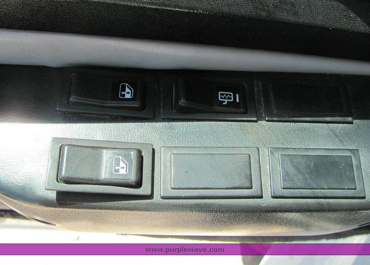 image for item 4302 2000 Freightliner FL112 dump truck