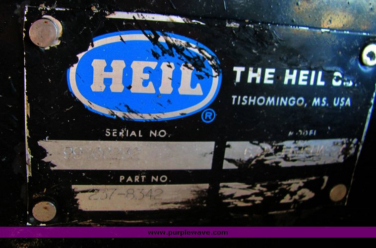 image for item 4302 2000 Freightliner FL112 dump truck