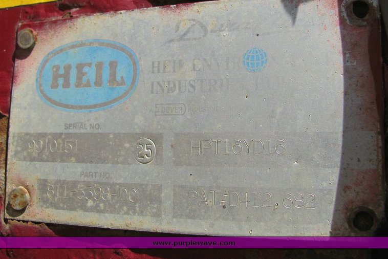 image for item 4302 2000 Freightliner FL112 dump truck