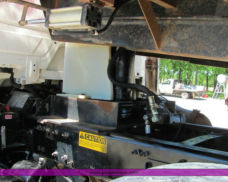 image for item 4302 2000 Freightliner FL112 dump truck