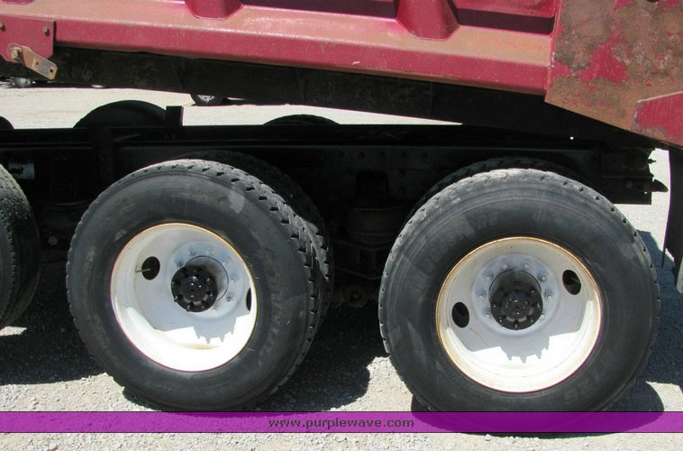 image for item 4302 2000 Freightliner FL112 dump truck