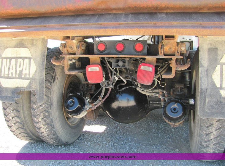 image for item 4302 2000 Freightliner FL112 dump truck