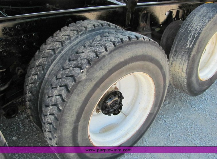 image for item 4302 2000 Freightliner FL112 dump truck