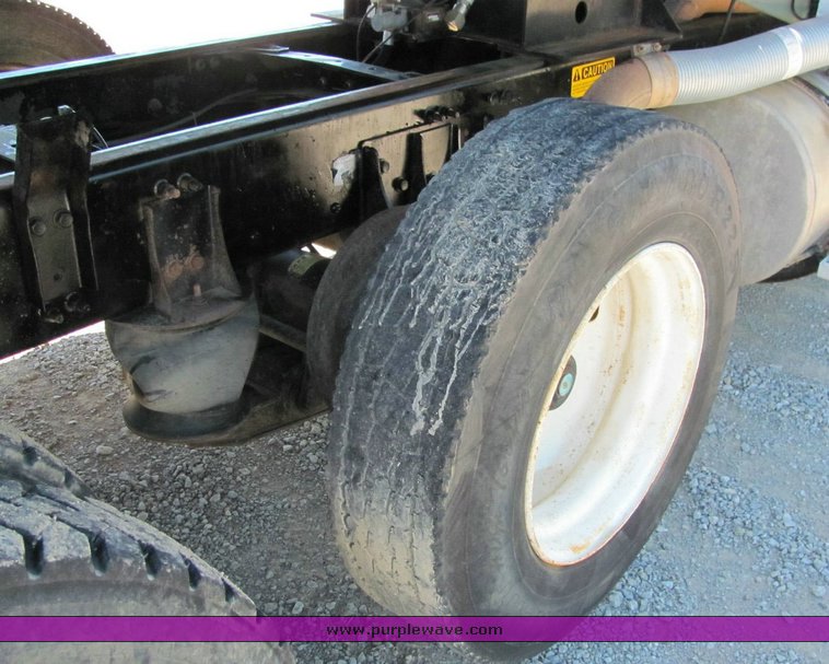 image for item 4302 2000 Freightliner FL112 dump truck