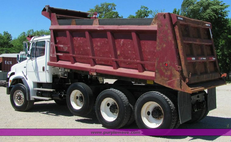 image for item 4303 2000 Freightliner FL112 dump truck