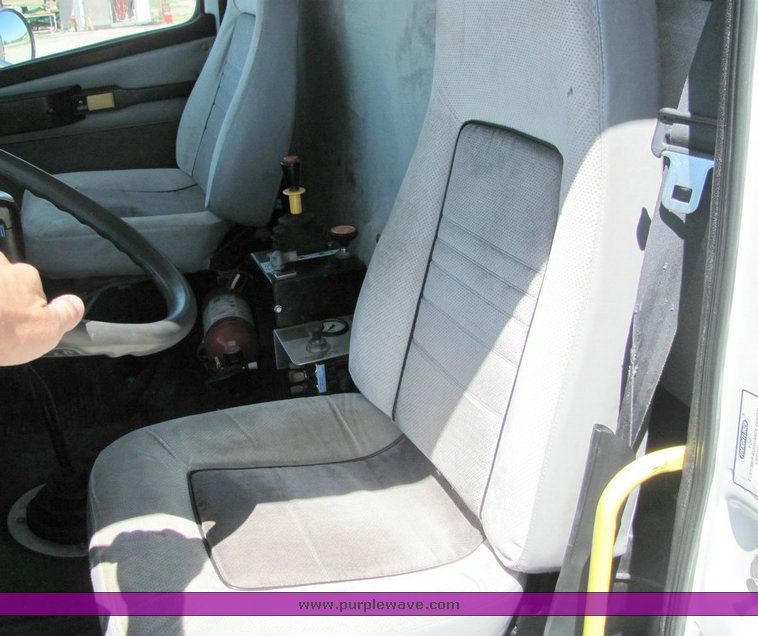 image for item 4303 2000 Freightliner FL112 dump truck