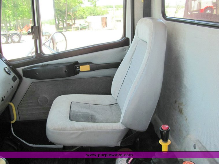 image for item 4303 2000 Freightliner FL112 dump truck