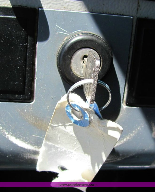 image for item 4303 2000 Freightliner FL112 dump truck