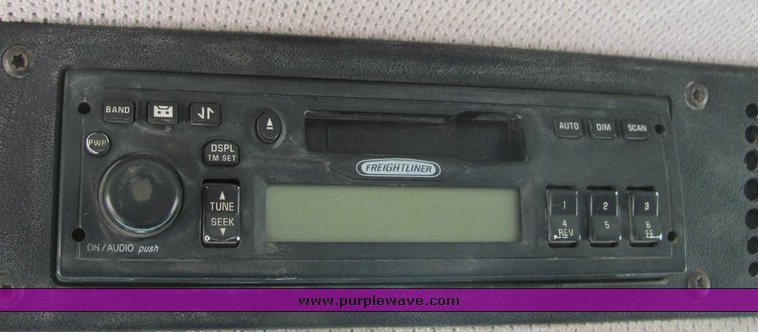 image for item 4303 2000 Freightliner FL112 dump truck