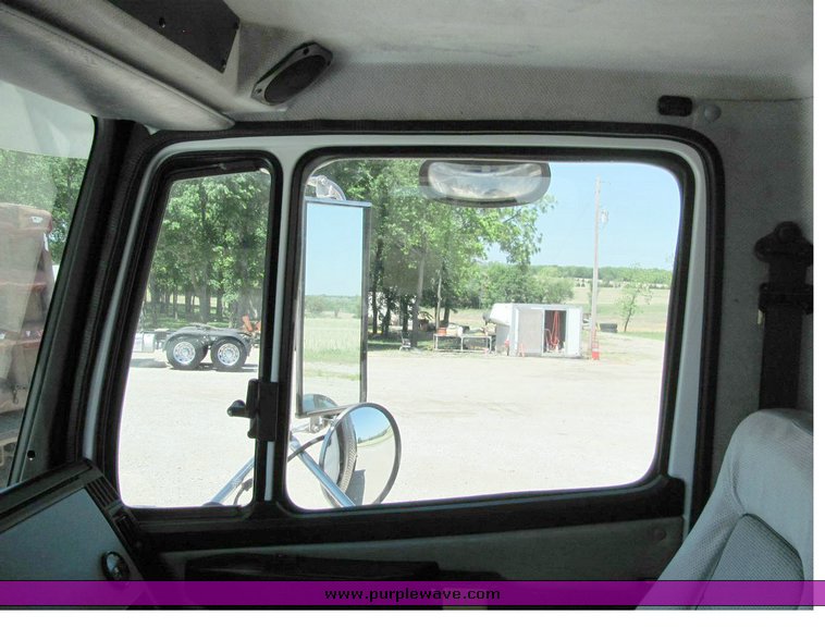 image for item 4303 2000 Freightliner FL112 dump truck