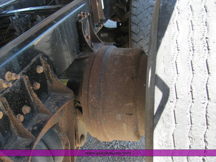 image for item 4303 2000 Freightliner FL112 dump truck