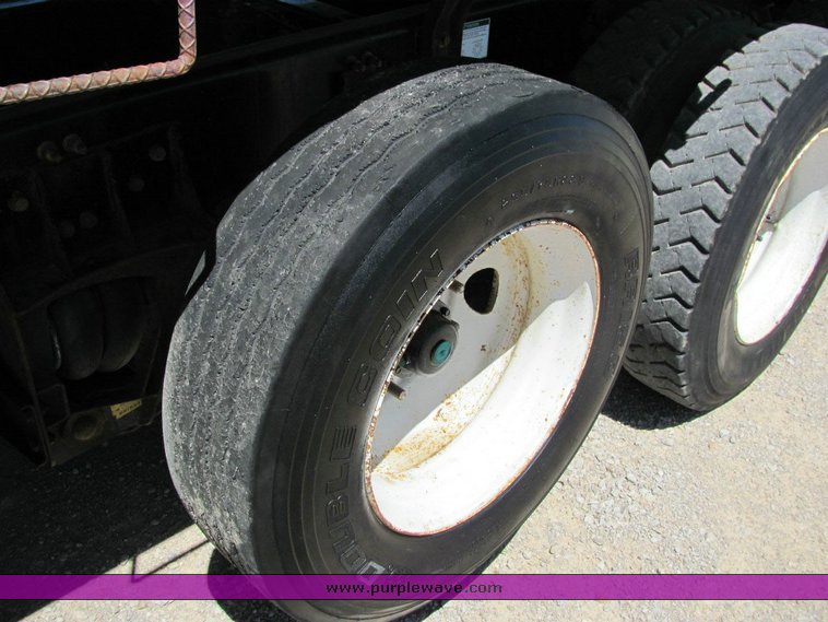 image for item 4303 2000 Freightliner FL112 dump truck