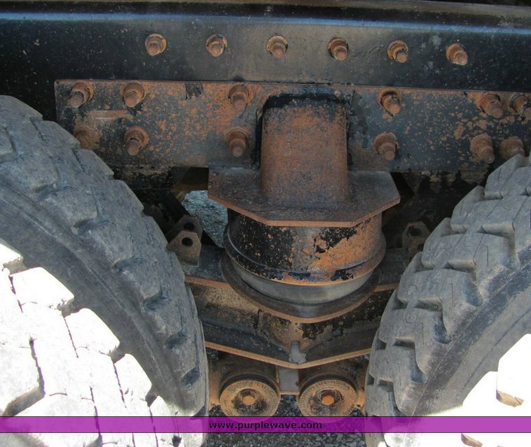 image for item 4303 2000 Freightliner FL112 dump truck