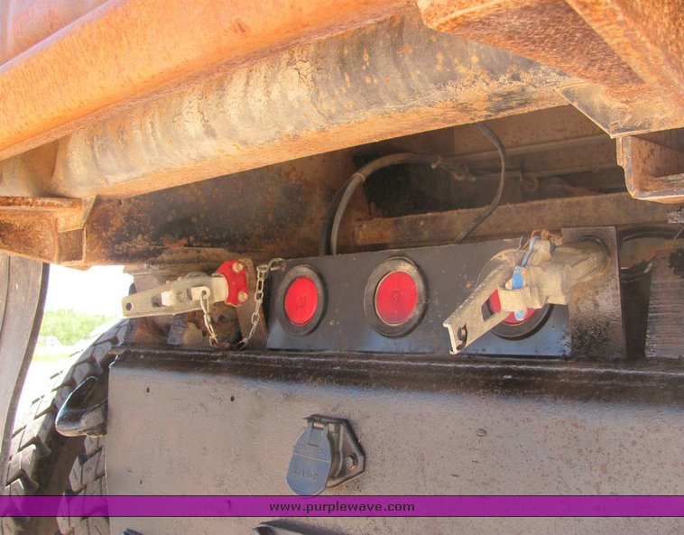 image for item 4303 2000 Freightliner FL112 dump truck