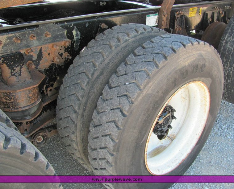 image for item 4303 2000 Freightliner FL112 dump truck