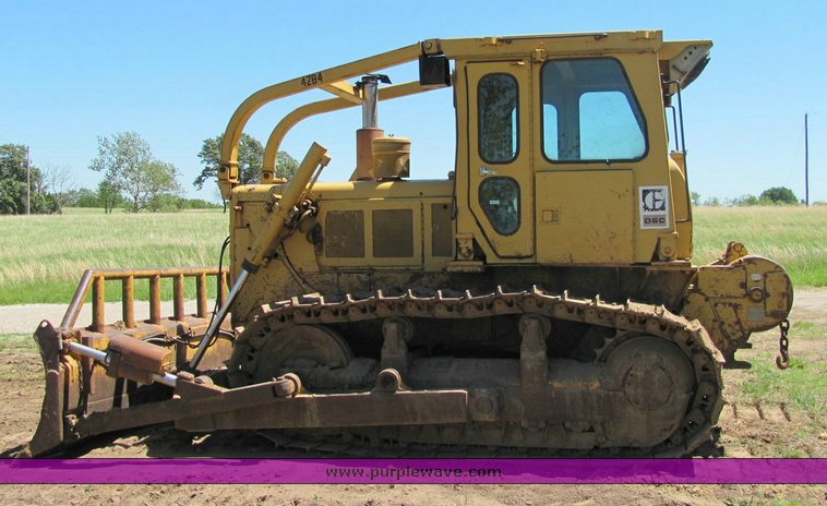 image for item 4304 1975 Caterpillar D6C dozer