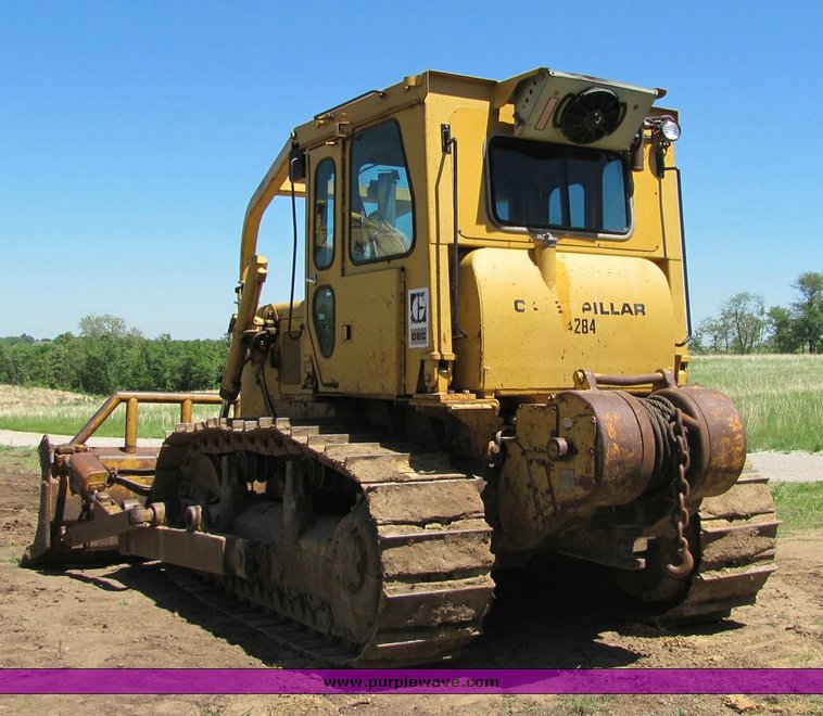 image for item 4304 1975 Caterpillar D6C dozer