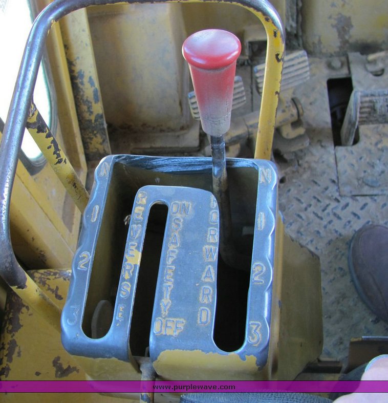 image for item 4304 1975 Caterpillar D6C dozer