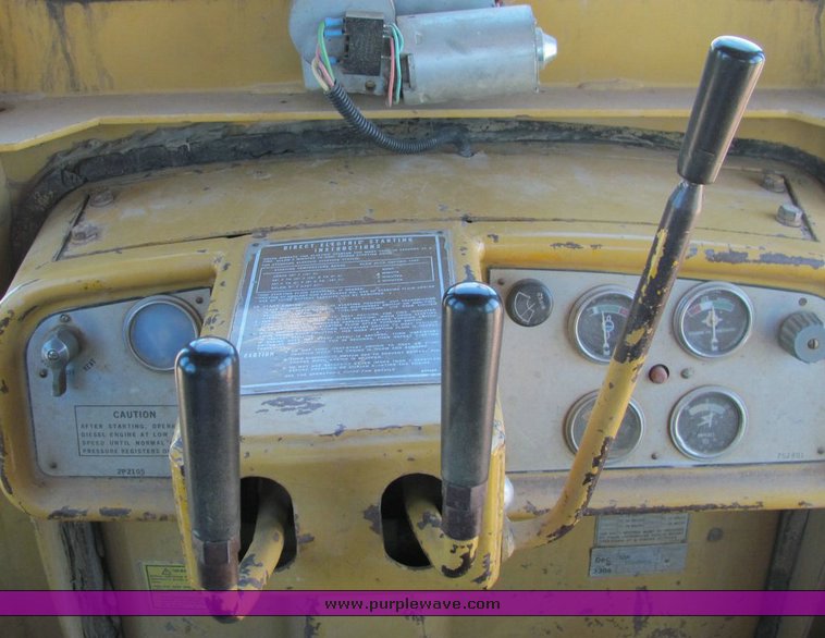 image for item 4304 1975 Caterpillar D6C dozer