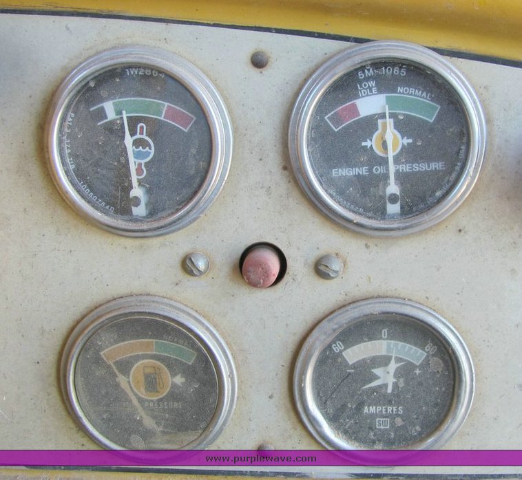 image for item 4304 1975 Caterpillar D6C dozer