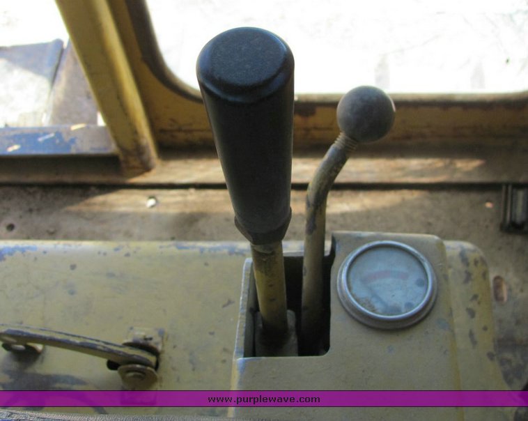 image for item 4304 1975 Caterpillar D6C dozer