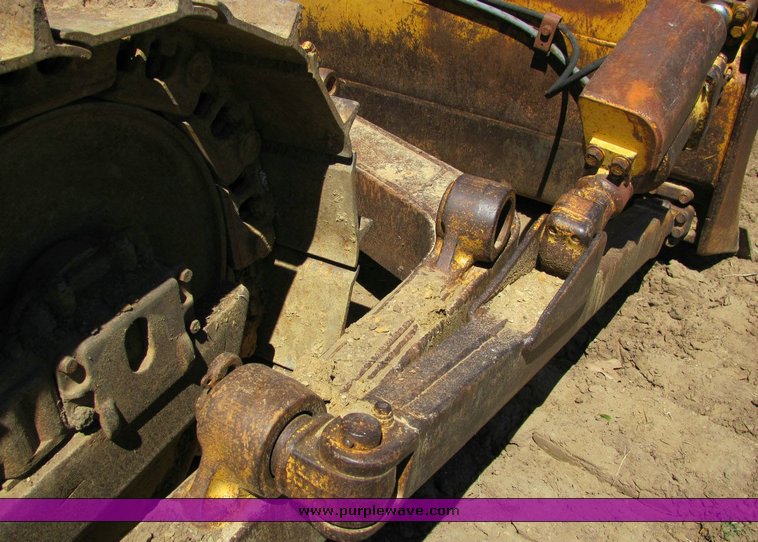 image for item 4304 1975 Caterpillar D6C dozer